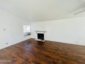 42933 Guyman Ave in Lancaster, CA - Building Photo - Building Photo