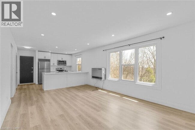 51 Dundas St E in Brantford, ON - Building Photo - Building Photo