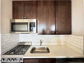 3335 W Diversey Ave, Unit 133 in Chicago, IL - Building Photo - Building Photo