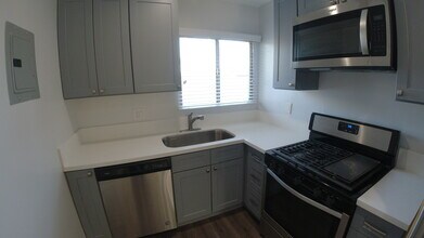 2727 Abbot Kinney Blvd in Venice, CA - Building Photo - Building Photo