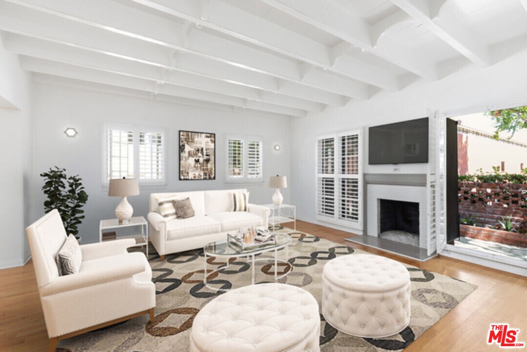 329 N Swall Dr in Beverly Hills, CA - Building Photo