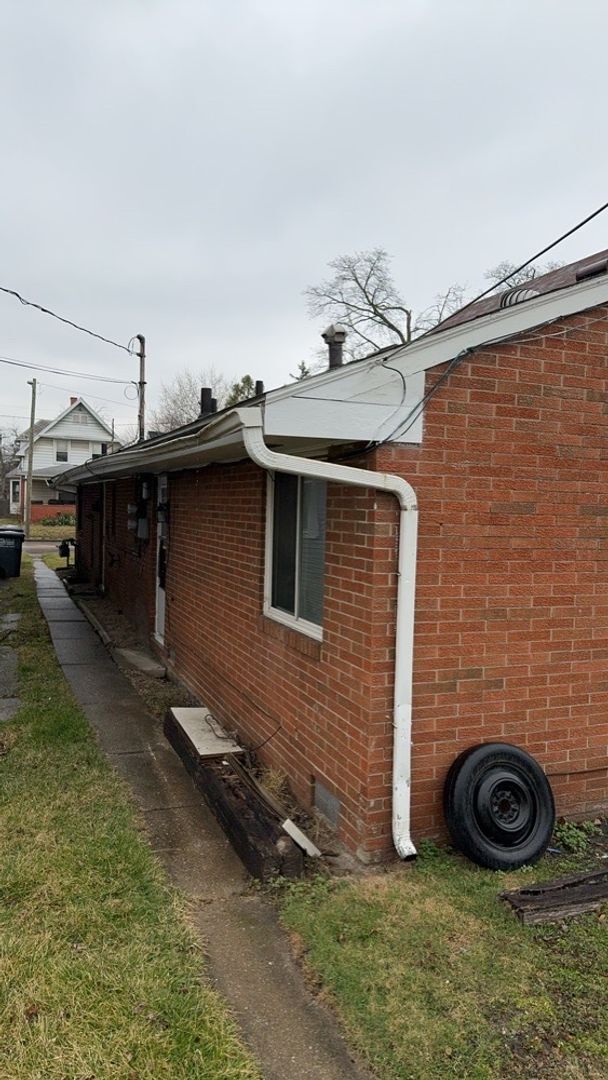 property at 375 S Detroit Ave