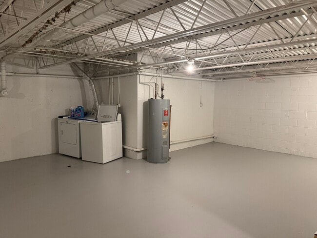 1002 Orders St, Unit #1 in Ada, OH - Building Photo - Building Photo