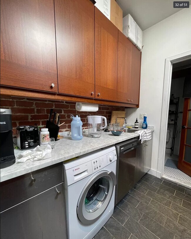 849 Beacon St, Unit 2 in Boston, MA - Building Photo - Building Photo