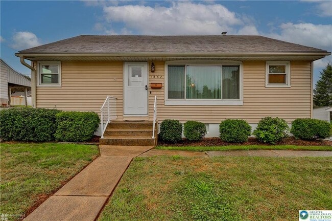 property at 1557 Greenview Dr