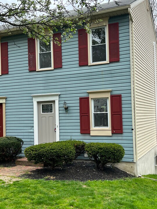 1613 Chadwick Cir in Lancaster, PA - Building Photo