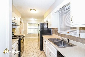 4050 Castile St in Memphis, TN - Building Photo - Building Photo