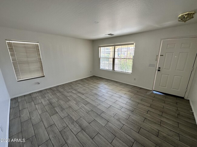 3214 W Alta Vista Rd in Phoenix, AZ - Building Photo - Building Photo