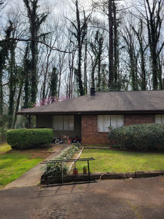 80 Cedar Dr in Watkinsville, GA - Building Photo