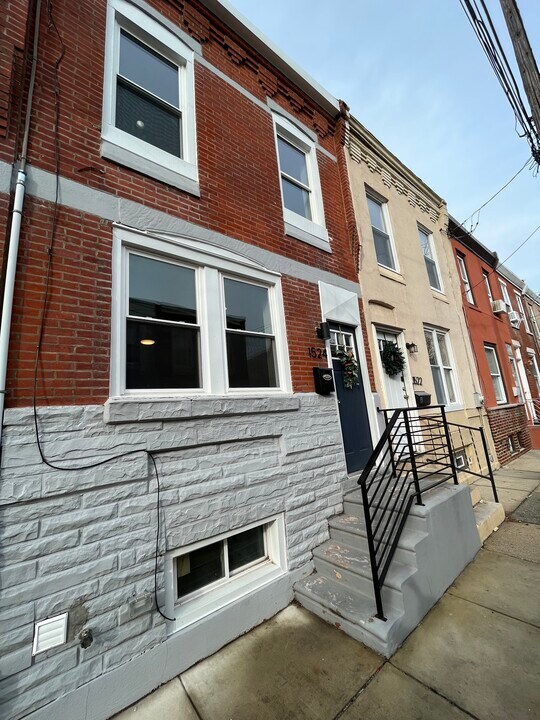1524 S Hicks St in Philadelphia, PA - Building Photo