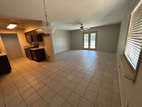 1571 Lowery St in Porterville, CA - Building Photo - Building Photo