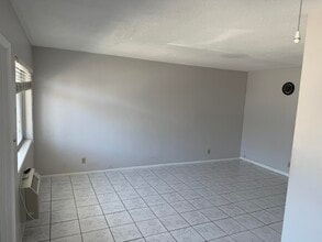 1812 E Oakland Park Blvd in Oakland Park, FL - Building Photo - Building Photo