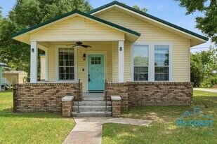 4319 Lewis St in Gulfport, MS - Building Photo