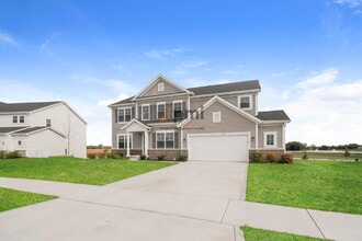 6643 Prairie Rose Dr in Schererville, IN - Building Photo - Building Photo