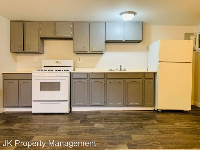 2027 Smelter Ave NE in Black Eagle, MT - Building Photo - Building Photo