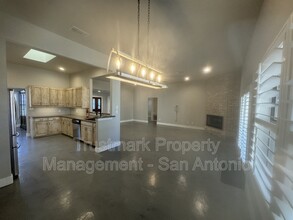 1743 Sunnybrook Dr in New Braunfels, TX - Building Photo - Building Photo