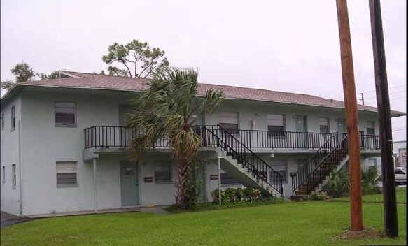 Gina at 359 in Daytona Beach, FL - Foto de edificio - Building Photo