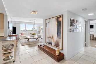 3000 Holiday Dr in Fort Lauderdale, FL - Foto de edificio - Building Photo