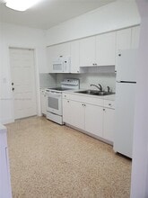 1170 NE 111th St in Miami, FL - Building Photo - Building Photo