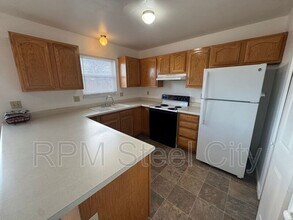 498-498 W Bellflower Dr in Pueblo West, CO - Building Photo - Building Photo