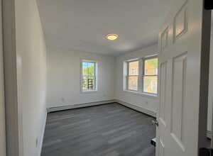 610 Gregory Ave in Weehawken, NJ - Building Photo - Building Photo