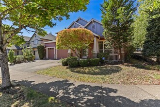 3637 NW Lansbrook Terrace in Portland, OR - Foto de edificio - Building Photo
