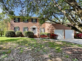 3321 Dairy Point Dr in High Point, NC - Building Photo