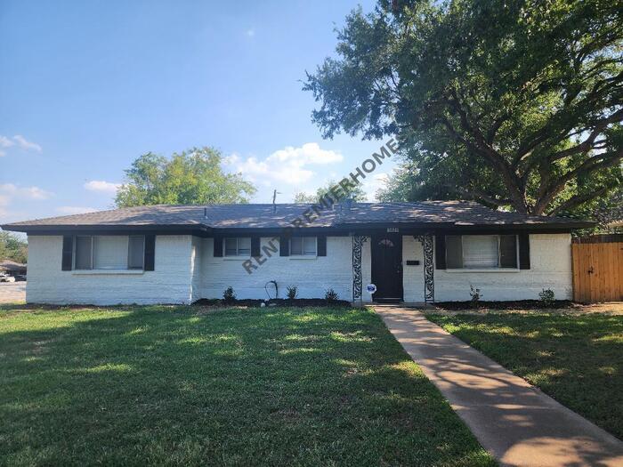 5428 Mallory Dr in Fort Worth, TX - Building Photo