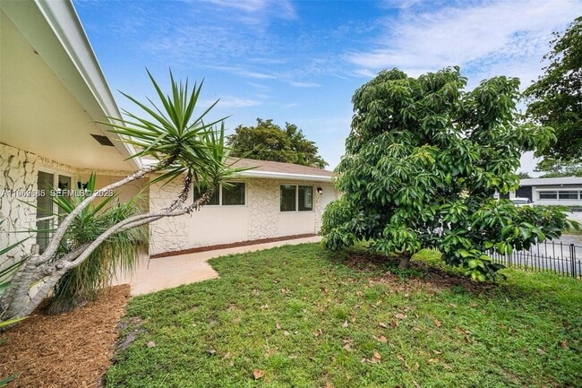 107 SE 5th St in Dania Beach, FL - Building Photo - Building Photo