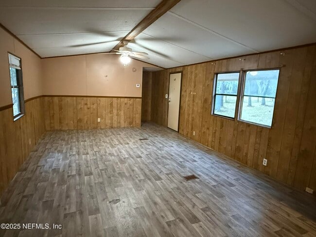 423 Usina Ave in Interlachen, FL - Building Photo - Building Photo