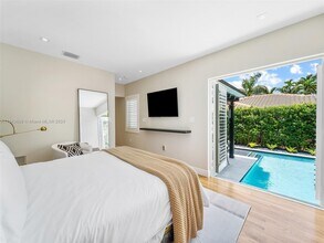 1503 Columbus Blvd, Unit #2 in Coral Gables, FL - Building Photo - Building Photo