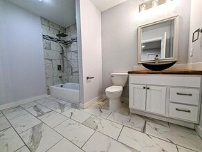 413 Jefferson St in Pella, IA - Building Photo - Building Photo