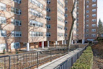 Woodlawn Veterans Mutual Housing Co-op in Bronx, NY - Building Photo - Building Photo