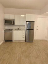 1611 Meridian Ave, Unit 106 in Miami Beach, FL - Building Photo