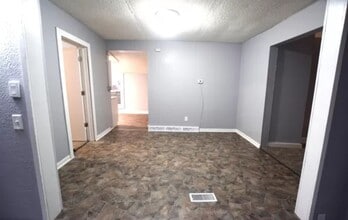 207 S Maple Ave in Logan, IA - Building Photo - Building Photo