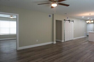 3703 Market St in Houston, TX - Building Photo - Building Photo
