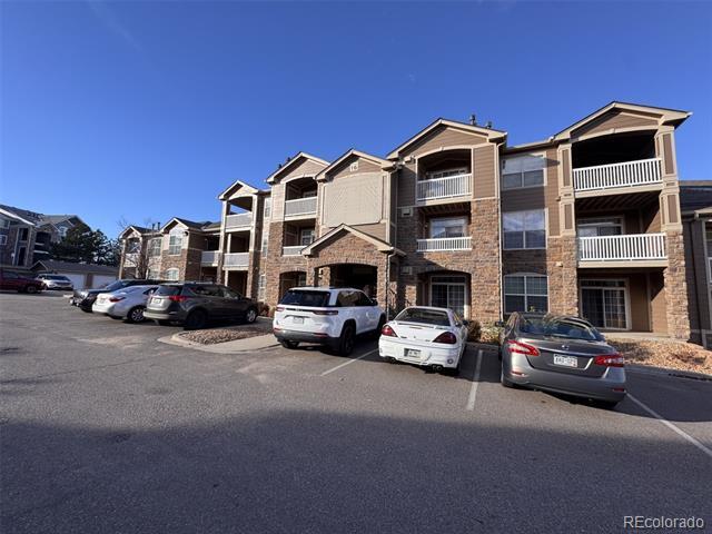 7440 S Blackhawk St in Englewood, CO - Building Photo