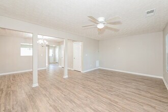 3915 Waldrop Ln in Decatur, GA - Building Photo - Building Photo