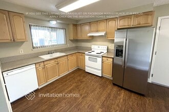 9926 Burline St in Sacramento, CA - Foto de edificio - Building Photo