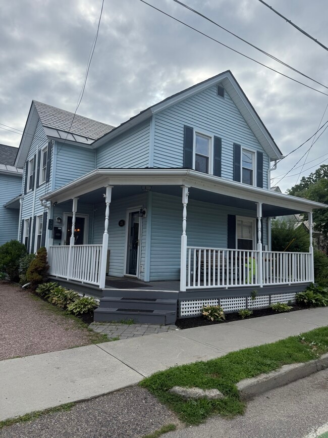 35 Lakeview Ter, Unit 35