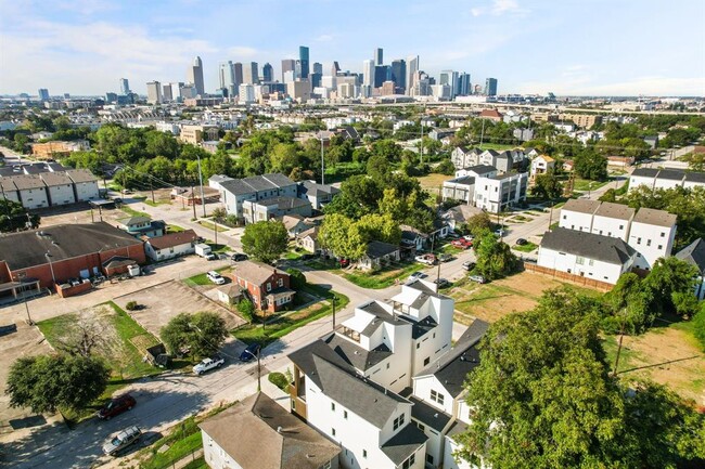 2907 Nagle St in Houston, TX - Foto de edificio - Building Photo