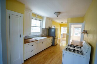 3682 Madrone Ave in Oakland, CA - Building Photo - Building Photo