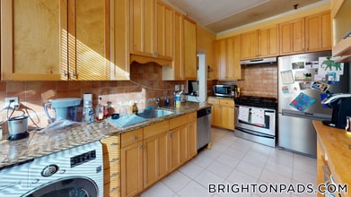 129 Chiswick Rd, Unit 11 in Boston, MA - Building Photo - Building Photo