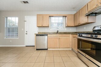 337 Autumn Lake Dr in Mcdonough, GA - Building Photo - Building Photo