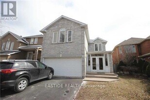27 Glenbury Dr in Vaughan, ON - Building Photo