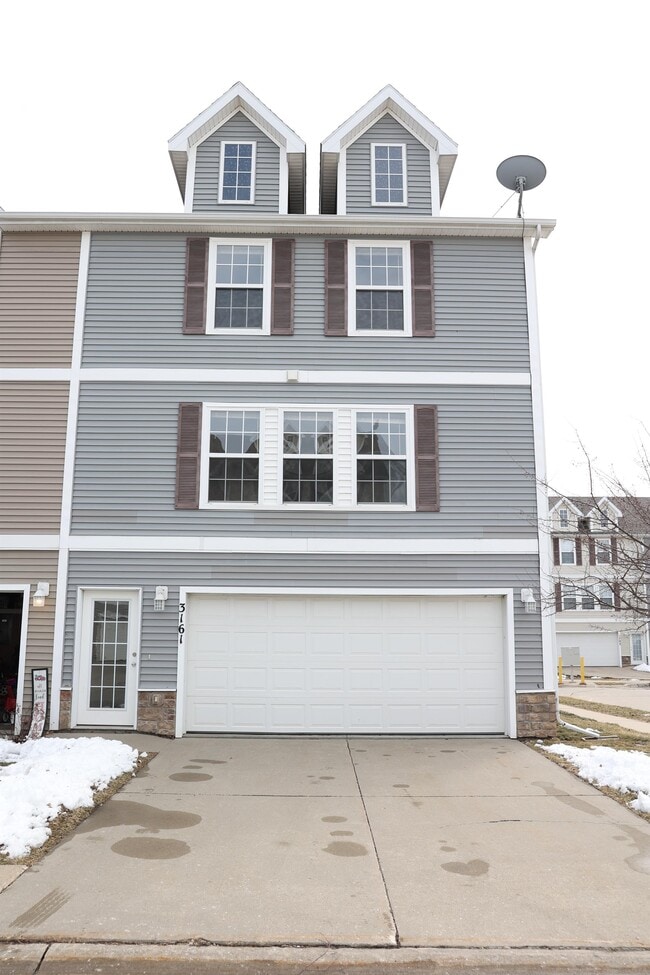 property at 3161 SW Arlan Ln