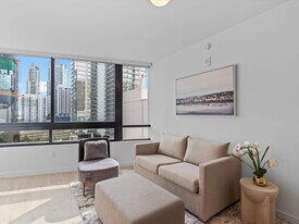 225 N Miami Ave, Unit ID1373685P in Miami, FL - Building Photo