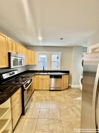 58 Saxton St, Unit 2 in Boston, MA - Building Photo - Building Photo