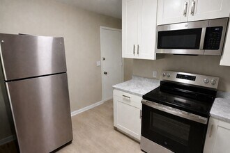 3829 Tulane Ave in Madison, WI - Foto de edificio - Building Photo