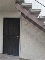 10444 N 69th St in Paradise Valley, AZ - Building Photo